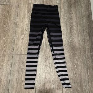 K-DEER Women’s Small Leggings